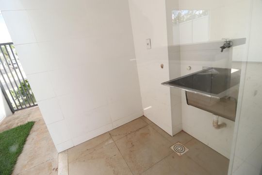 Área de Serviço de casa de condomínio para alugar com 3 quartos, 81m² em Granja Marileusa, Uberlândia