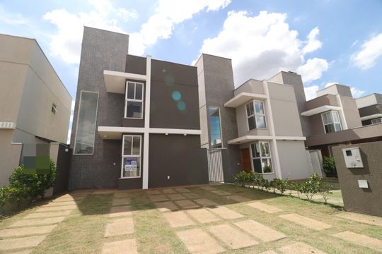 Fachada de casa de condomínio para alugar com 3 quartos, 81m² em Granja Marileusa, Uberlândia