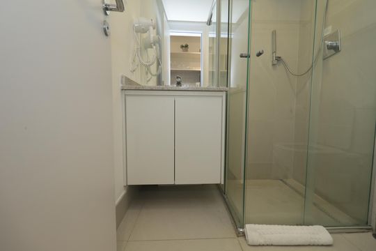 Banheiro de apartamento para alugar com 1 quarto, 26m² em Vila Mariana, São Paulo