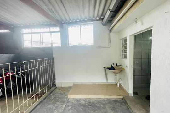Área de Serviço 2 de casa à venda com 7 quartos, 220m² em Jardim America, Guarulhos