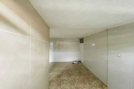 Garagem de casa à venda com 7 quartos, 220m² em Jardim America, Guarulhos