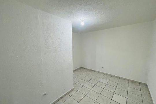 Quarto 4 de casa à venda com 7 quartos, 220m² em Jardim America, Guarulhos