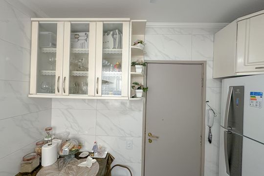 Cozinha de apartamento à venda com 2 quartos, 83m² em Água Branca, São Paulo
