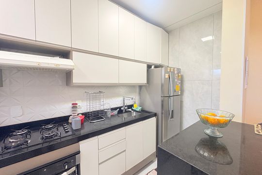 Cozinha de apartamento à venda com 2 quartos, 60m² em Cecap, Jundiaí