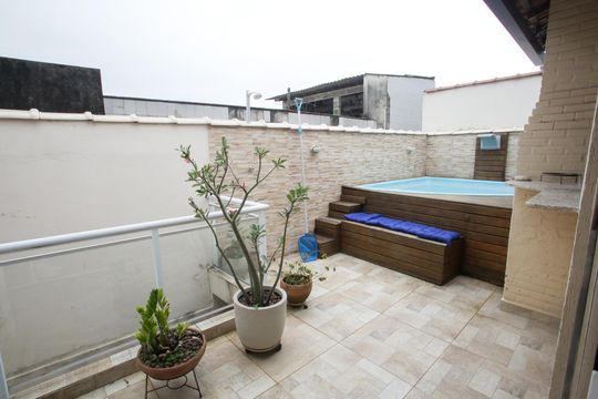 Piscina de casa à venda com 3 quartos, 240m² em Pechincha, Rio de Janeiro