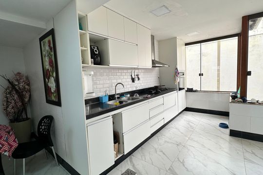 Cozinha de apartamento à venda com 3 quartos, 240m² em Recreio dos Bandeirantes, Rio de Janeiro