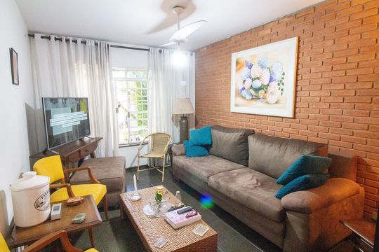 Casa à venda com 2 quartos, 110m² em Vila Cordeiro, São Paulo