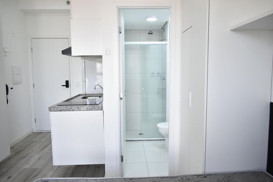 Banheiro de kitnet/studio para alugar com 0 quarto, 21m² em Vila Mariana, São Paulo