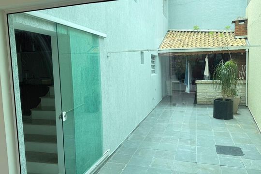 Casa à venda com 3 quartos, 214m² em Jabaquara, São Paulo