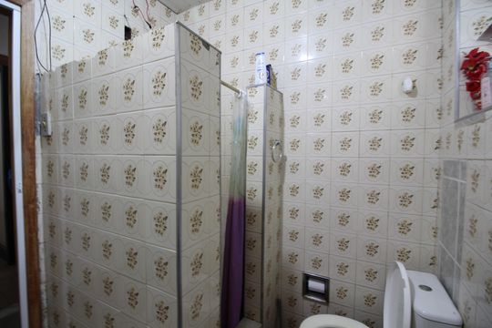 Banheiro de casa à venda com 4 quartos, 200m² em Curicica, Rio de Janeiro