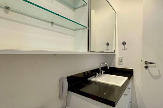 Banheiro da Suíte de apartamento para alugar com 1 quarto, 68m² em Pinheiros, São Paulo