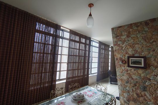 Casa à venda com 4 quartos, 265m² em Tanque, Rio de Janeiro