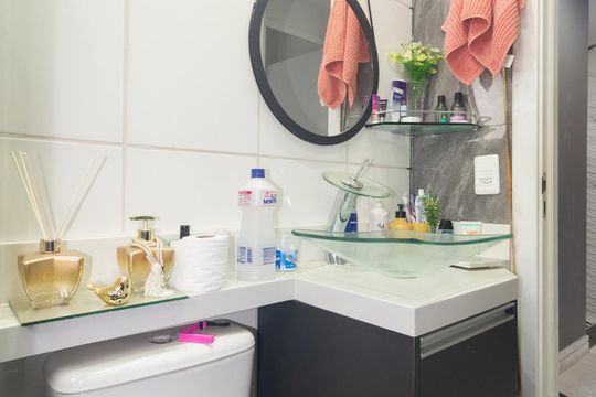 Banheiro de apartamento à venda com 2 quartos, 44m² em Campo Grande, Rio de Janeiro