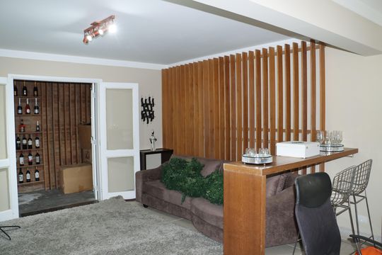 Área comum de casa de condomínio para alugar com 3 quartos, 355m² em Jardim Indaia, Embu das Artes