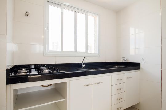 Cozinha de apartamento para alugar com 2 quartos, 40m² em Vila Antonina, São Paulo