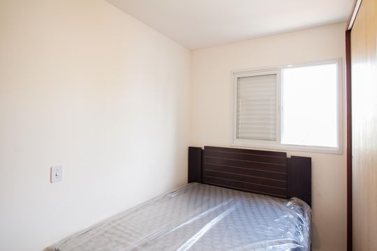 Quarto 2 de apartamento para alugar com 2 quartos, 40m² em Vila Antonina, São Paulo