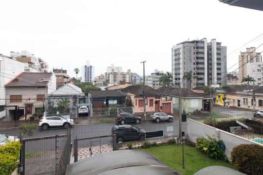 Varanda de casa à venda com 3 quartos, 300m² em Partenon, Porto Alegre