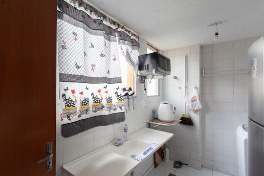 Cozinha e Área de Serviço de apartamento para alugar com 3 quartos, 50m² em Copacabana, Belo Horizonte