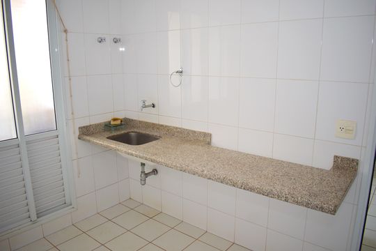 Área de Serviço de apartamento para alugar com 4 quartos, 217m² em Subsetor Sul - 7 (s-7), Ribeirão Preto