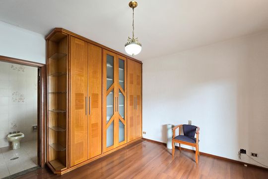 Suíte 1 de casa para alugar com 4 quartos, 305m² em Jardim Tres Marias, São Bernardo do Campo