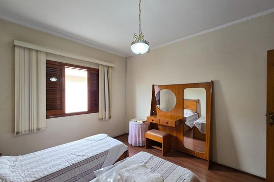 Casa para alugar com 4 quartos, 305m² em Jardim Tres Marias, São Bernardo do Campo