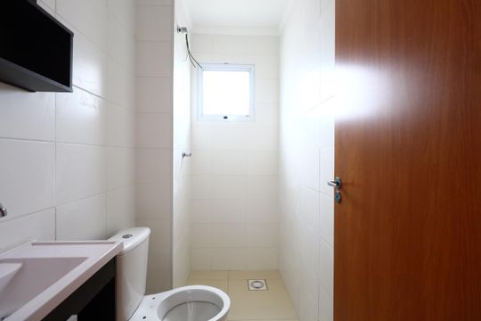 Banheiro de apartamento à venda com 2 quartos, 55m² em Chácara Santo Antônio (zona Leste), São Paulo