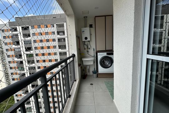 Varanda de apartamento à venda com 1 quarto, 45m² em Jardim Tupanci, Barueri
