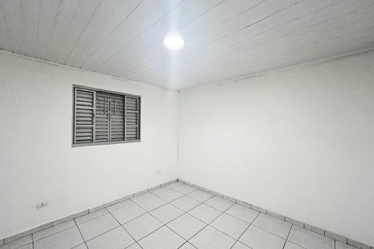 Quarto 2 de casa para alugar com 2 quartos, 80m² em Jardim Bandeirantes, São Paulo