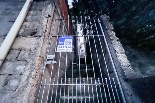 Fachada de casa para alugar com 2 quartos, 80m² em Jardim Bandeirantes, São Paulo