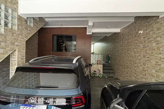 Garagem de casa à venda com 5 quartos, 278m² em Parque Capuava, Santo André