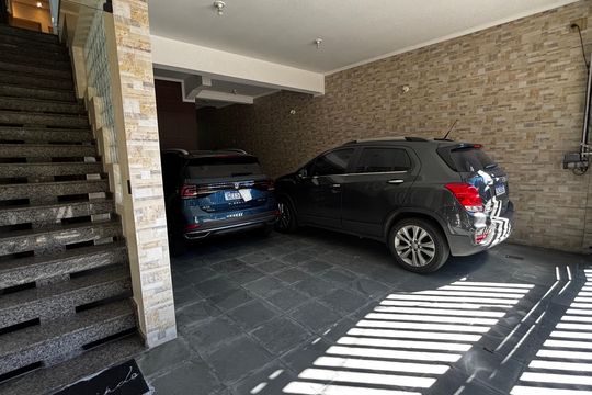 Garagem de casa à venda com 5 quartos, 278m² em Parque Capuava, Santo André