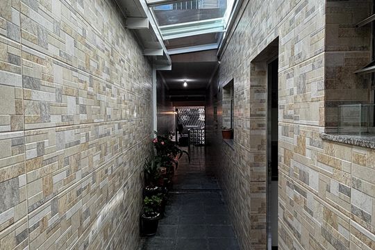 Corredor de casa à venda com 5 quartos, 278m² em Parque Capuava, Santo André