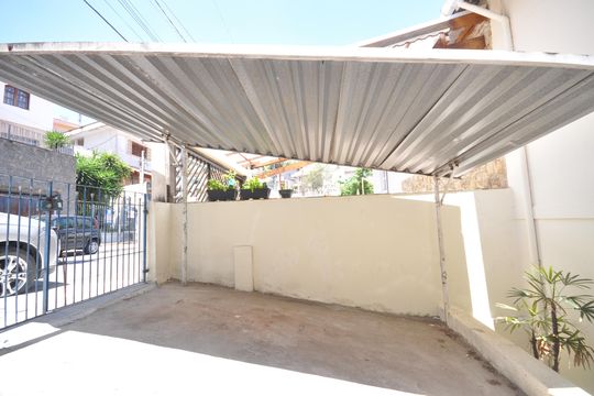 Garagem de casa para alugar com 2 quartos, 95m² em Tucuruvi, São Paulo