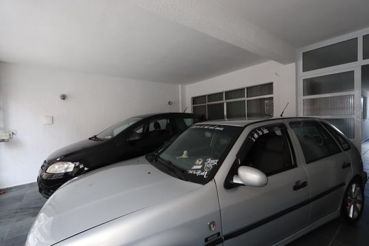 Garagem de casa à venda com 3 quartos, 199m² em Jardim Cotiana, São Paulo