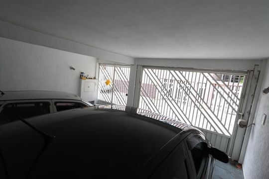 Garagem de casa à venda com 3 quartos, 199m² em Jardim Cotiana, São Paulo