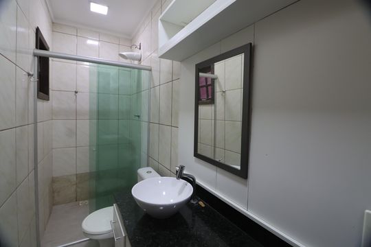 Banheiro Social de casa à venda com 3 quartos, 120m² em Mato Grande, Canoas