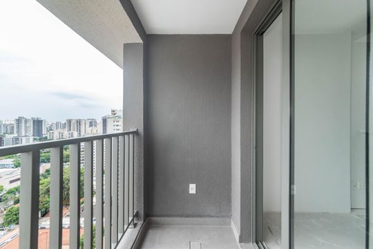 Varanda de kitnet/studio à venda com 1 quarto, 28m² em Cidade Monções, São Paulo