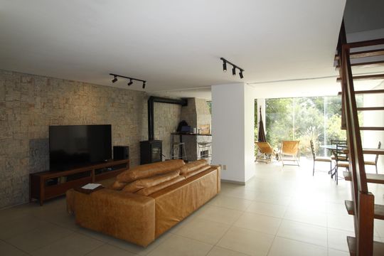 Casa à venda com 3 quartos, 268m² em Vila Jardim, Porto Alegre