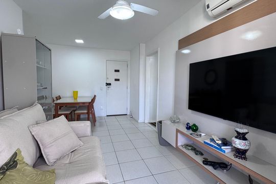 Sala de apartamento à venda com 2 quartos, 70m² em Barra da Tijuca, Rio de Janeiro