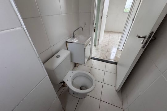 Banheiro Social de apartamento para alugar com 2 quartos, 56m² em Santos Dumont, São Leopoldo