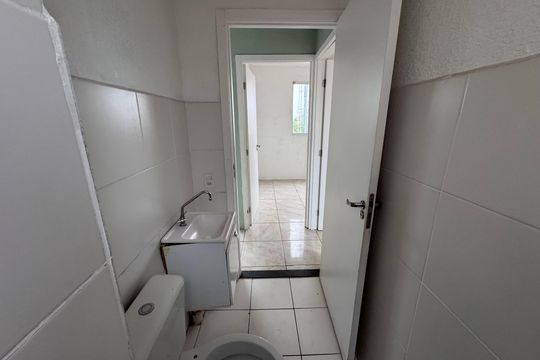 Banheiro Social de apartamento para alugar com 2 quartos, 56m² em Santos Dumont, São Leopoldo