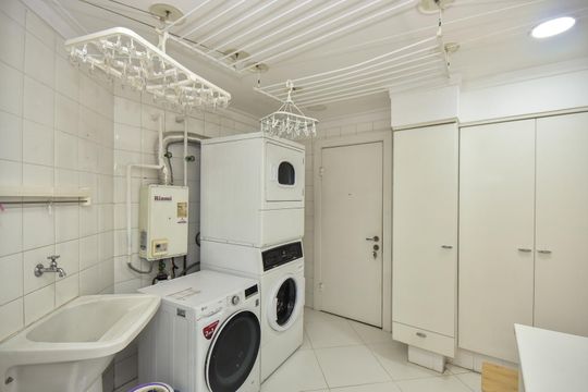 Área de Serviço de apartamento à venda com 3 quartos, 228m² em Real Parque, São Paulo