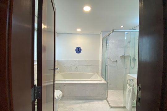 Banheiro da Suíte 1 de apartamento para alugar com 1 quarto, 60m² em Itaim Bibi, São Paulo