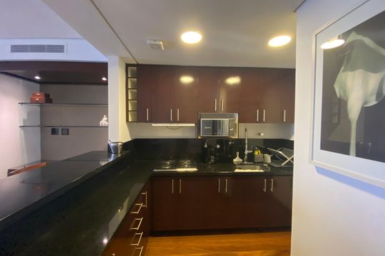 Cozinha de apartamento para alugar com 1 quarto, 60m² em Itaim Bibi, São Paulo