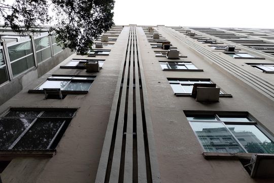 Fachada e portaria de apartamento à venda com 2 quartos, 36m² em Copacabana, Rio de Janeiro