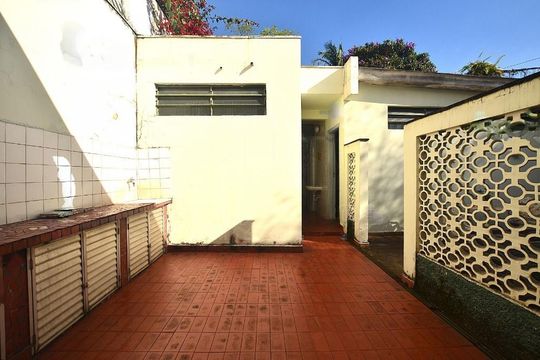 Casa à venda com 3 quartos, 250m² em Vila Madalena, São Paulo