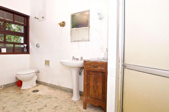 Casa à venda com 4 quartos, 383m² em Vila Madalena, São Paulo