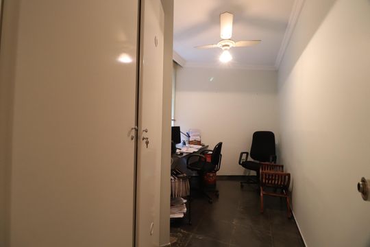 Escritório de casa para alugar com 3 quartos, 360m² em Lídice, Uberlândia