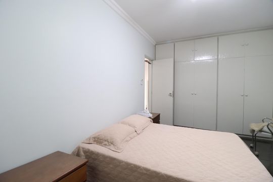 Quarto 1 de casa para alugar com 3 quartos, 360m² em Lídice, Uberlândia