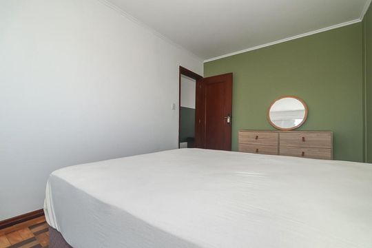 Quarto de apartamento à venda com 1 quarto, 43m² em Floresta, Porto Alegre